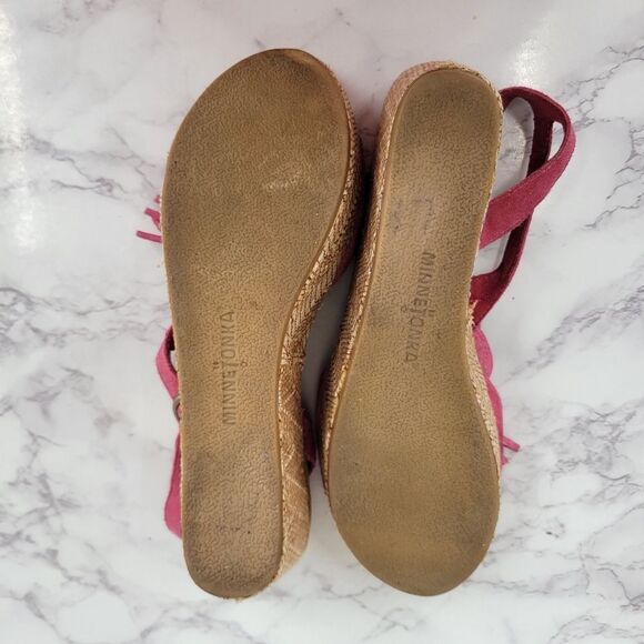 Minnetonka Pink Suede Fringe Platform Wedge Sandals Women's Size 9 - Picture 10 of 14